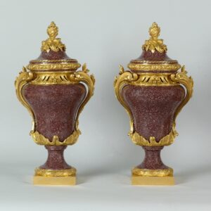 Paire de Vases en Porphyre d'Egypte et bronze doré