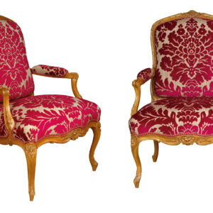 Paire de fauteuils "à la reine" d'époque Louis XV, estampillés I.GOURDIN